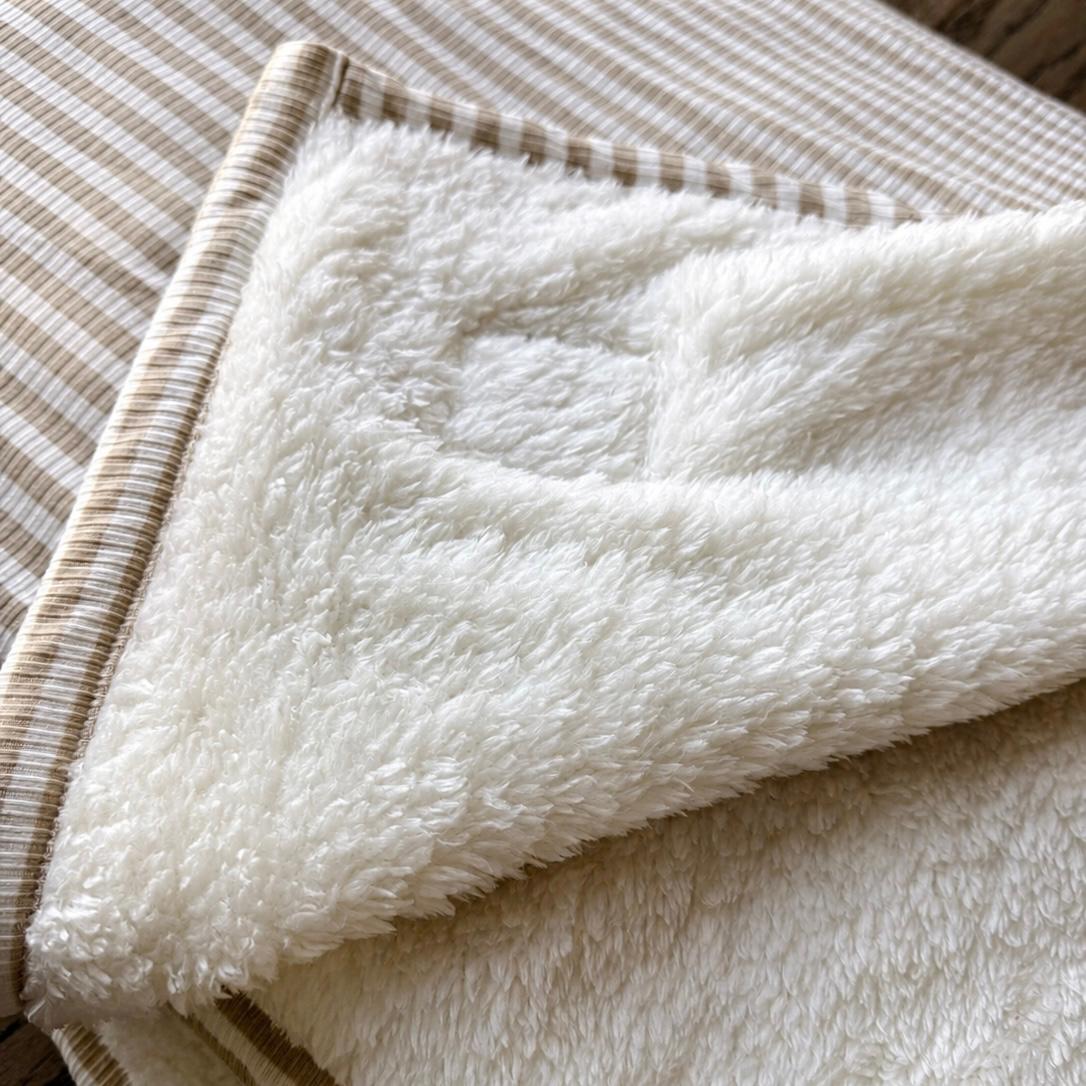 Manta Corderito Beige Lineas